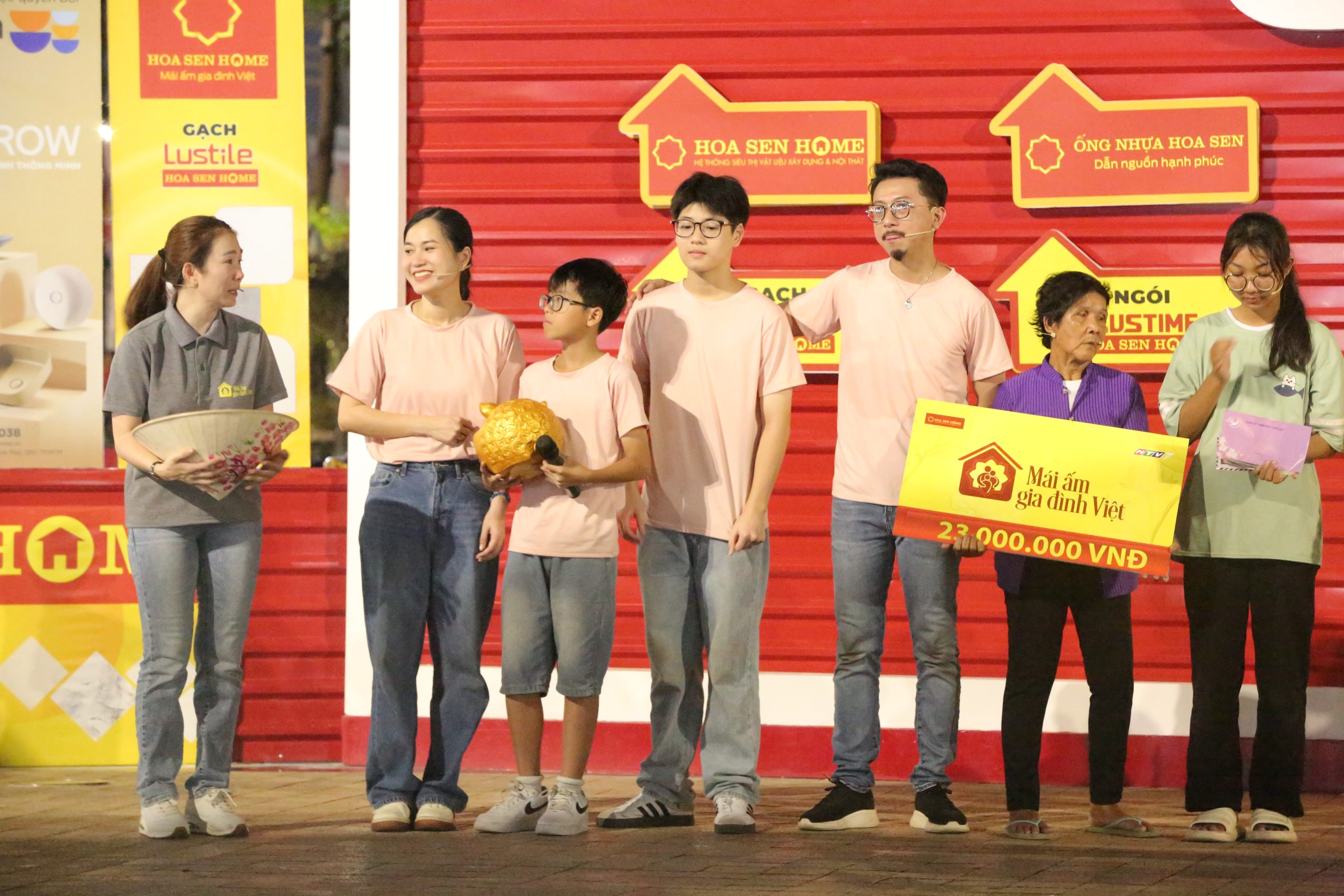 1679350055_Doanh-nghiep-co-von-15-ti-dong-gay-thiet-hai.jpg - Vietnam.vn Hai con trai của Lâm Vỹ Dạ, Hứa Minh Đạt dành toàn bộ tiền tiết kiệm để gửi tặng các bạn nhỏ khó khăn trong chương trình
