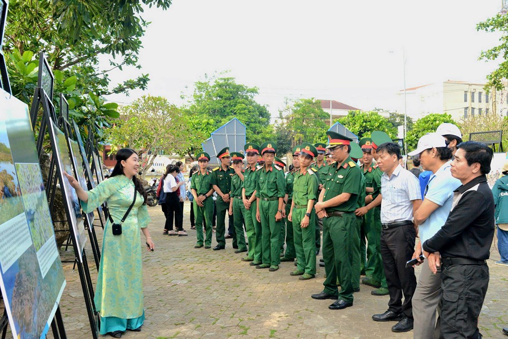 Khai mạc trưng bày chuyên đề “Du lịch Quảng Ngãi - Sức hút từ Di sản và Bản sắc” - ảnh 1