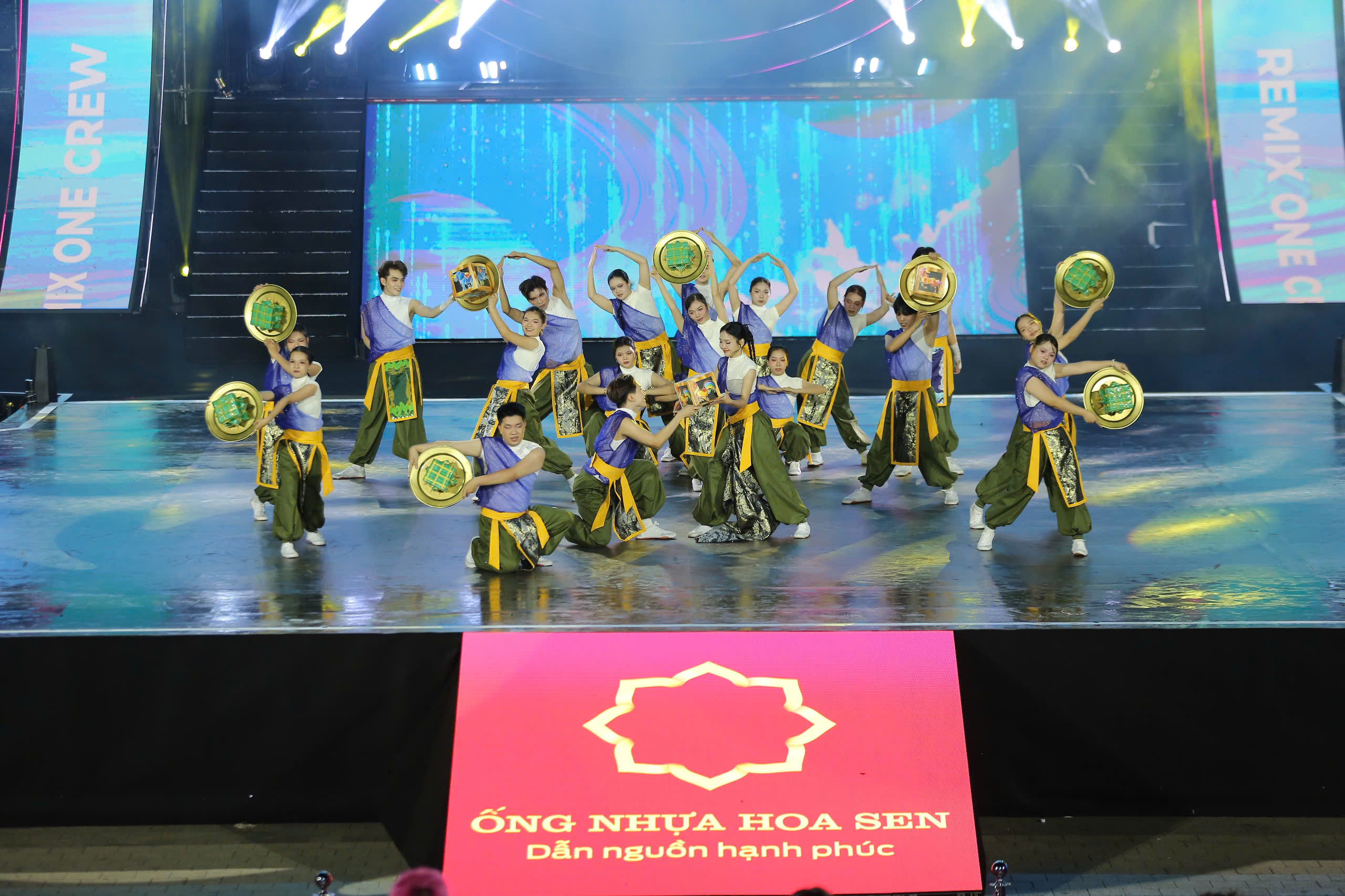 Kiểm tra gần 600 ô tô, xe máy, cảnh sát 141 chỉ "tóm" được một "ma men" - Vietnam.vn Truyền thuyết Sơn Tinh - Thủy Tinh bùng nổ trên sân khấu Dalat Best Dance Crew 2025.
