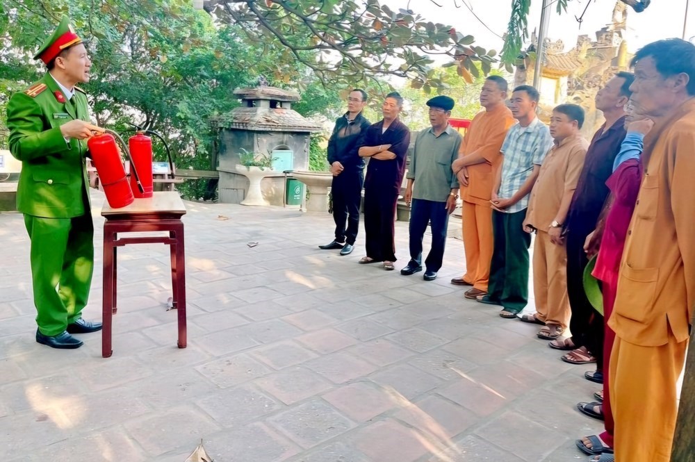 Cảnh báo nguy cơ cháy nổ các di tích mùa du lịch hè - ảnh 3