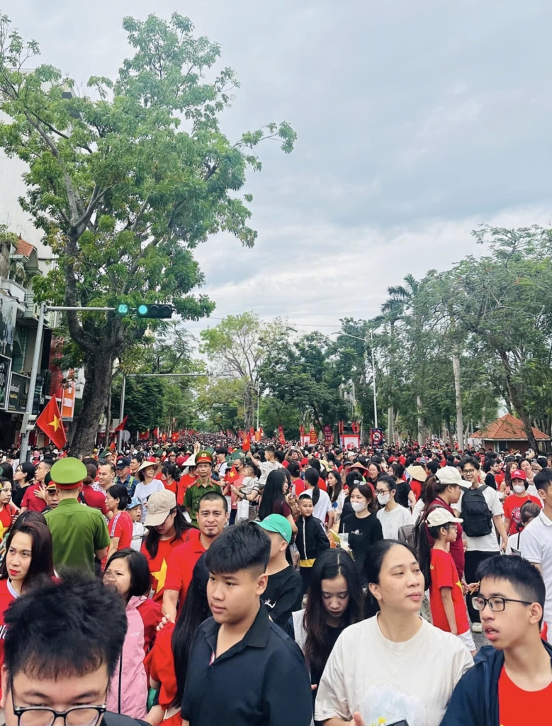 Nhan sắc nữ sinh 17 tuổi được gọi là 'nàng thơ' mới của thời trang Việt - Vietnam.vn