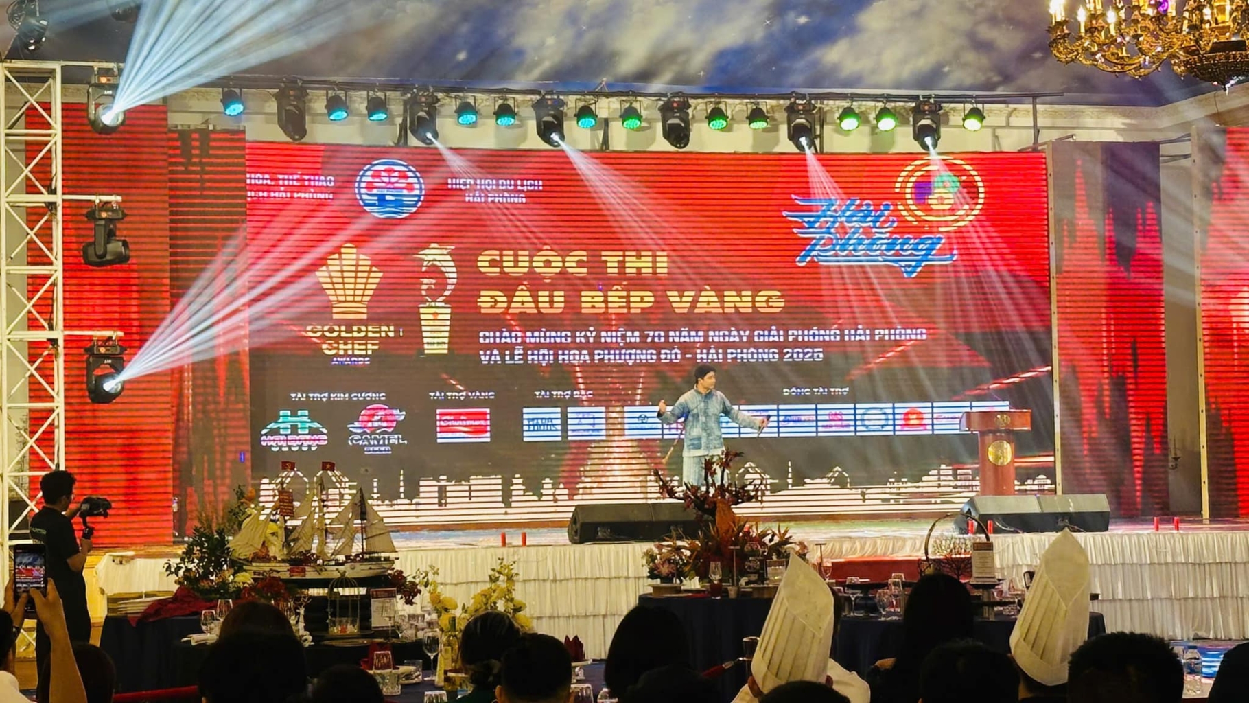 Giáo viên "đoạt tóc" học sinh: Hết hồ nghi? - Vietnam.vn