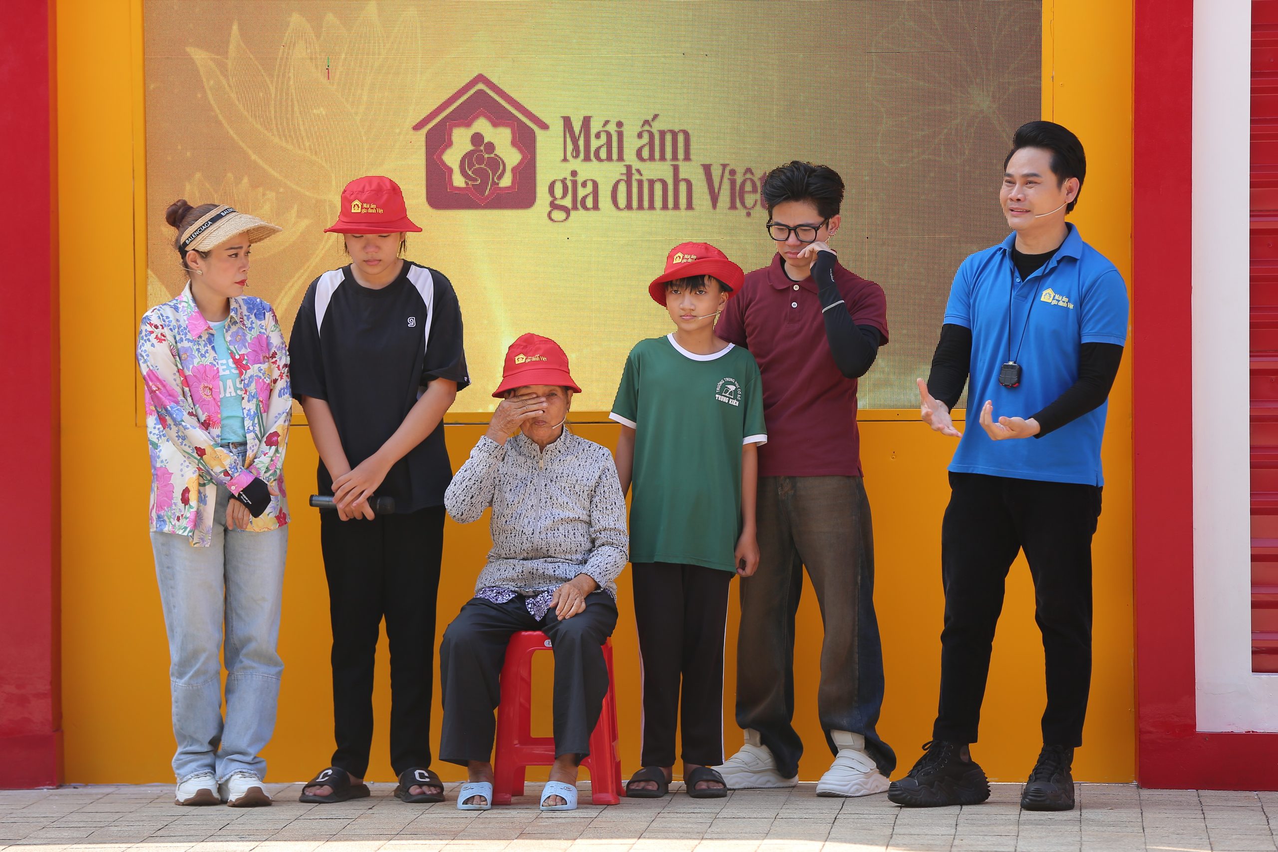 6 cây trồng trong nhà giúp hút ẩm, ngăn nấm mốc hiệu quả - Vietnam.vn MC Dương Hồng Phúc, ca sĩ Mỹ Lệ và ca sĩ Đạt Long Vinh nghẹn ngào trước câu chuyện của gia đình Trọng Hữu