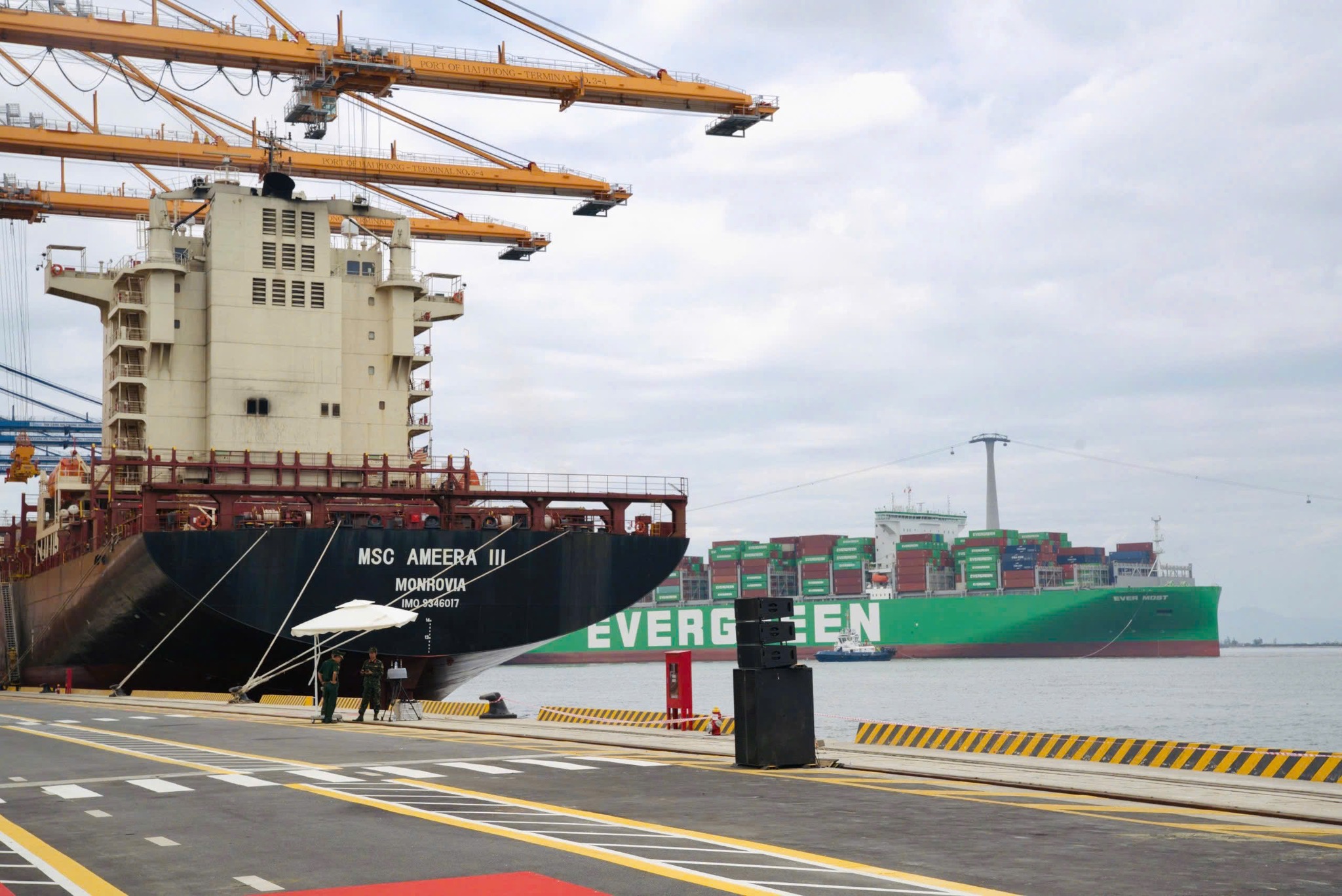 HLV Philippe Troussier sử dụng 3 "mũi giáo" từ U20 Việt Nam - Vietnam.vn