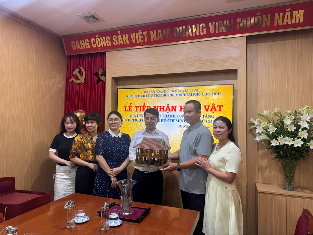 Khu Di tích Chủ tịch Hồ Chí Minh tại Phủ Chủ tịch tiếp nhận hiện vật giá trị - ảnh 4