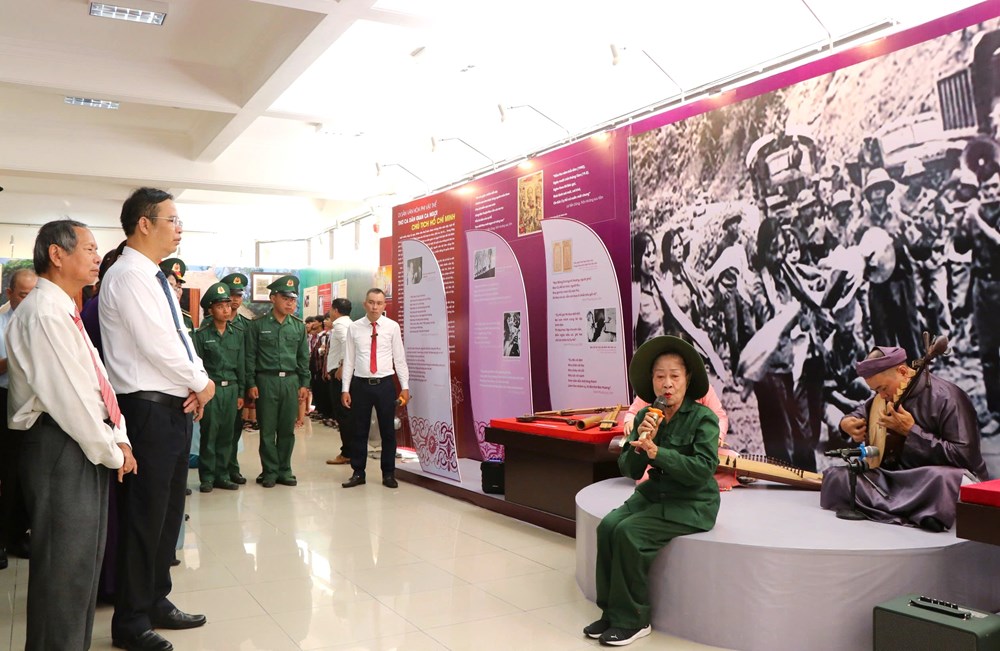 Tái hiện nghi lễ đặt tên theo họ Hồ của đồng bào vùng cao A Lưới - ảnh 2