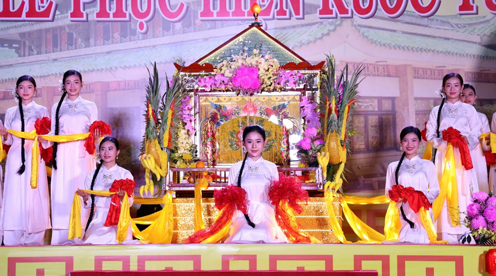 Độc đáo Lễ phục hiện rước tượng Bà Chúa Xứ núi Sam - ảnh 12