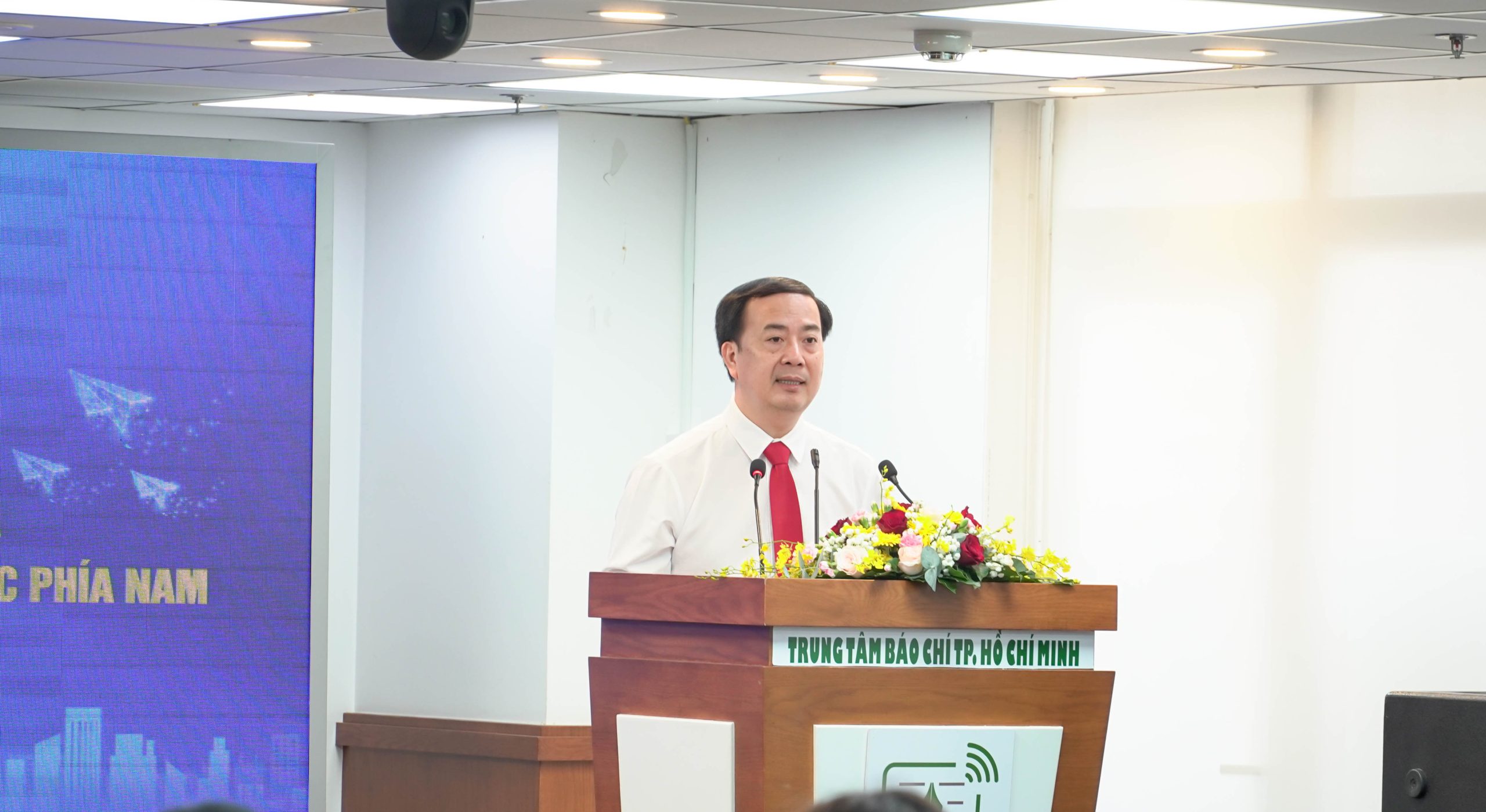 FPT-Long-Chau-trien-khai-chuong-trinh-tra-gop-mua.jpg - Vietnam.vn Ông Nguyễn Anh Tuấn, Phó Trưởng Ban Thi đua - Khen thưởng Trung ương phát biểu tại Chương trình giao lưu điển hình tiên tiến trong phong trào thi đua “Vì người nghèo - Không để ai bị bỏ lại phía sau” khu vực phía Nam năm 2025.