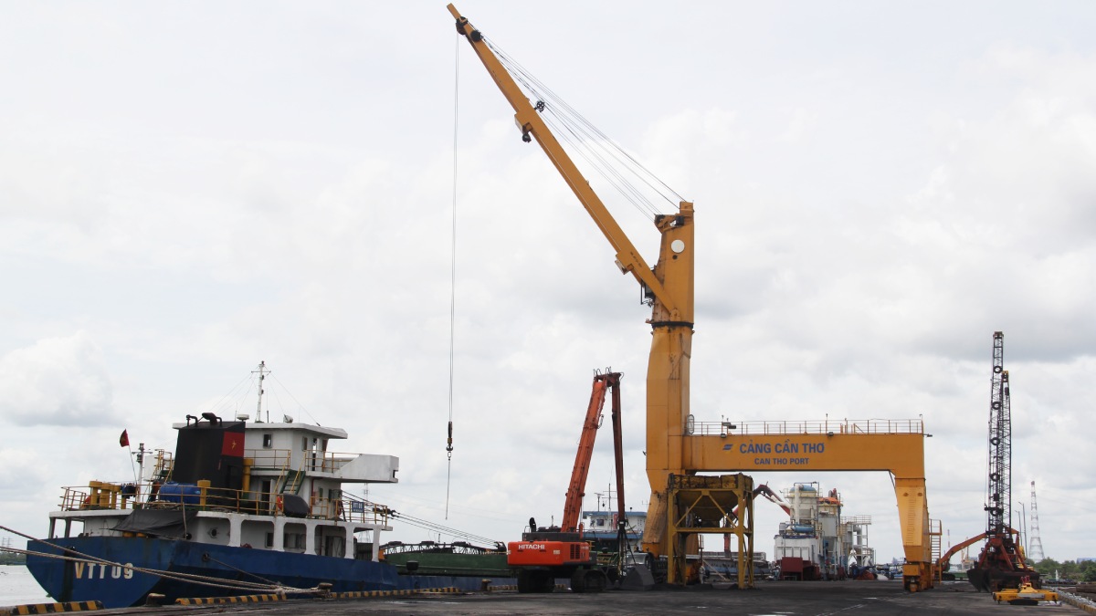 Cảng biển Cần Thơ. Ảnh: Tạ Quang