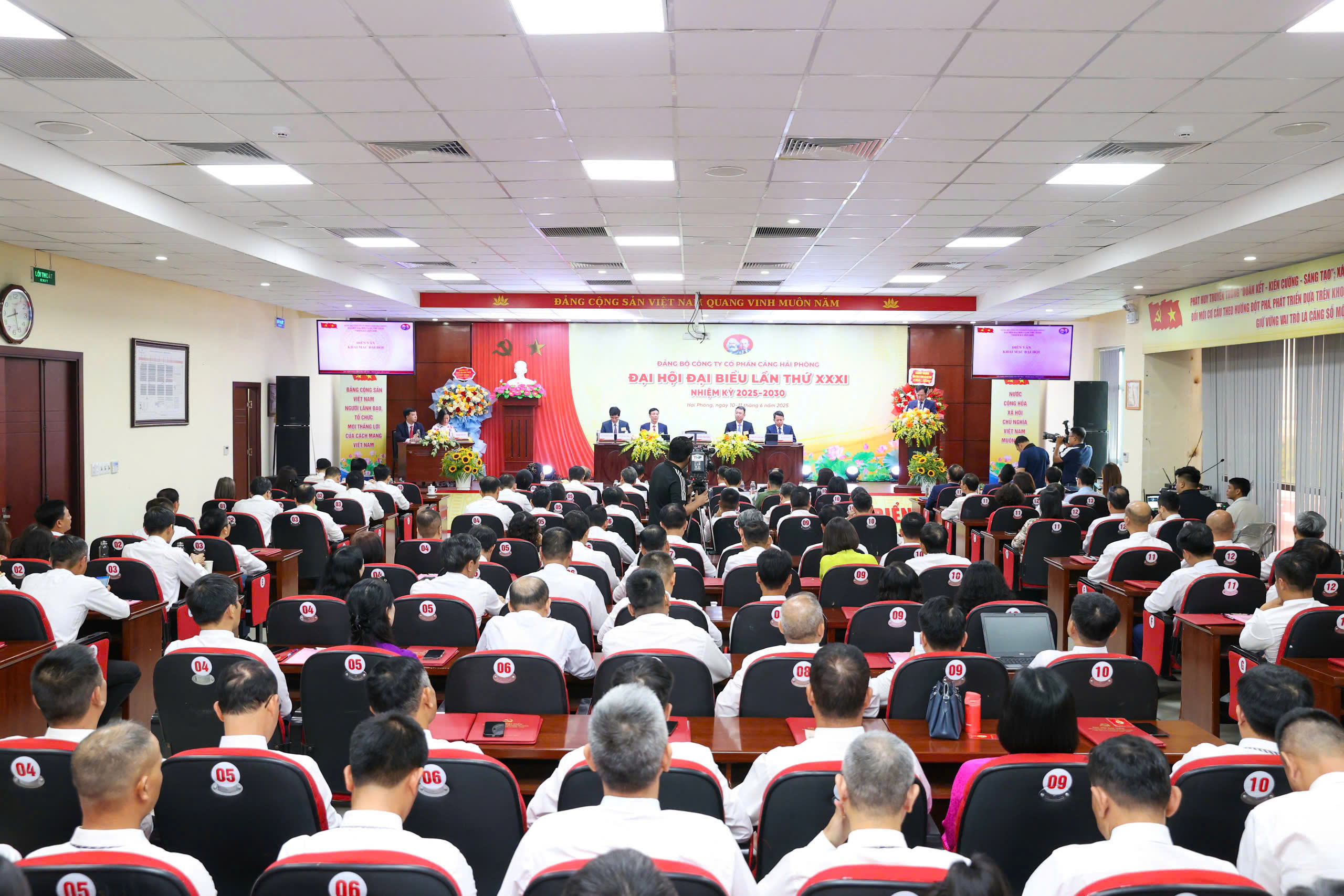 Argentina-tang-manh-lai-suat-de-chong-lam-phat.jpg - Vietnam.vn