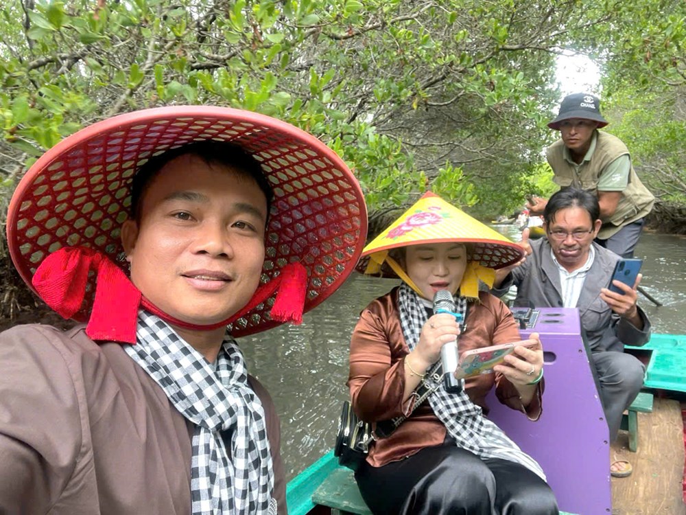 Người “tiếp lửa” tình yêu bài chòi - ảnh 4