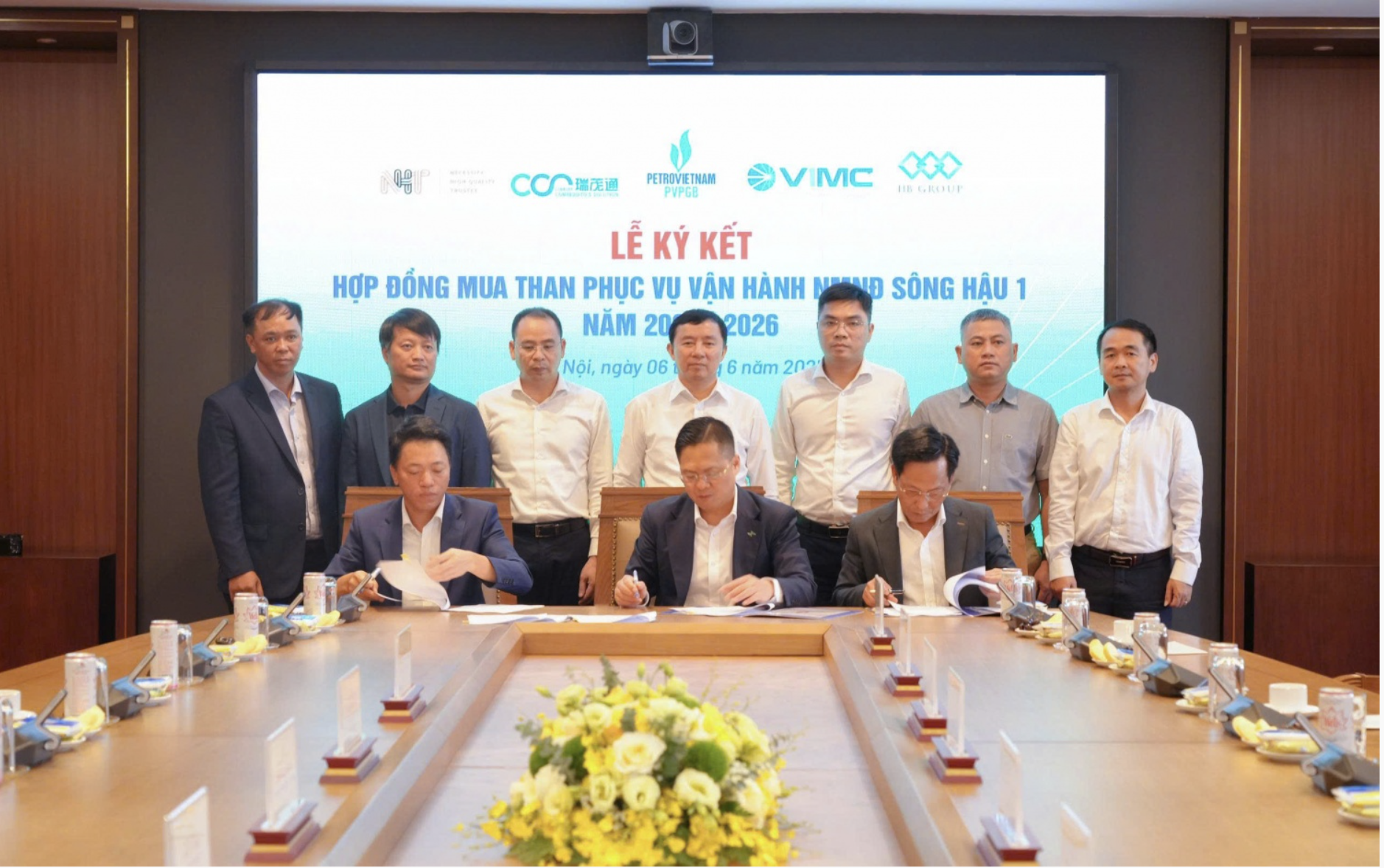 Hàng trăm hộ dân lo mất mùa khi không có nước tưới cho cây trồng - Vietnam.vn