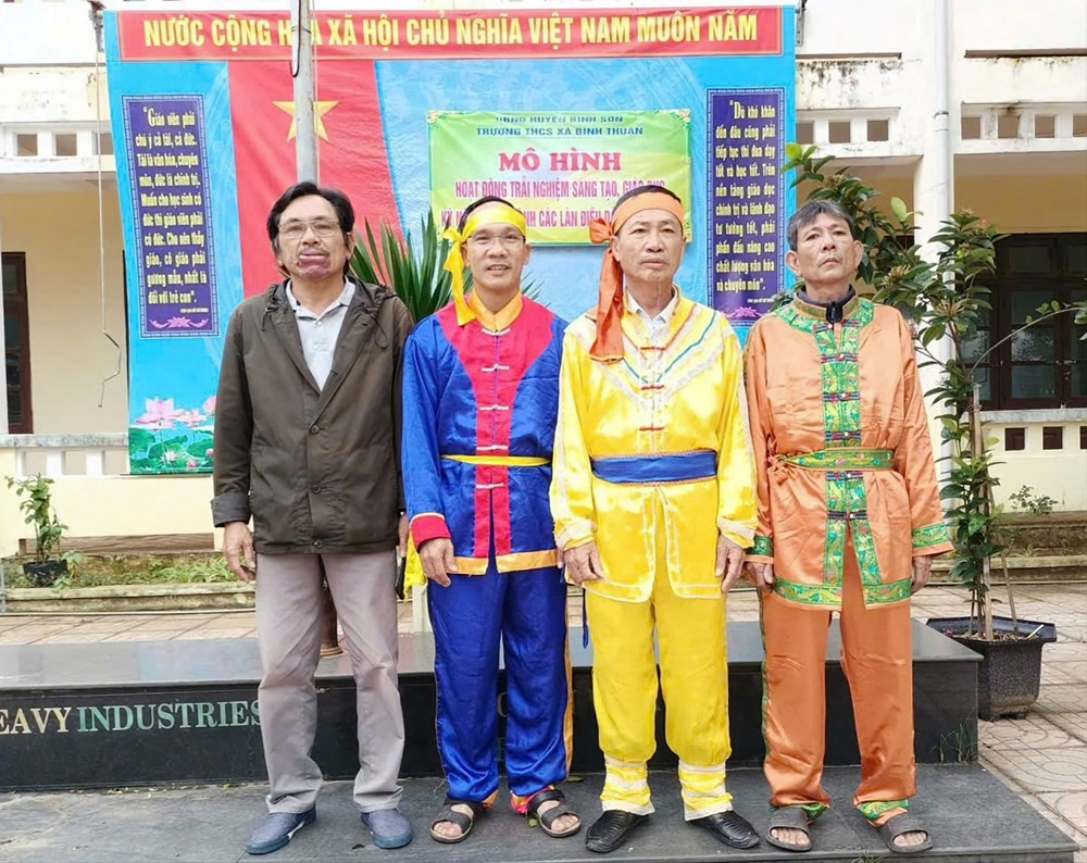 Người “tiếp lửa” tình yêu bài chòi - ảnh 1