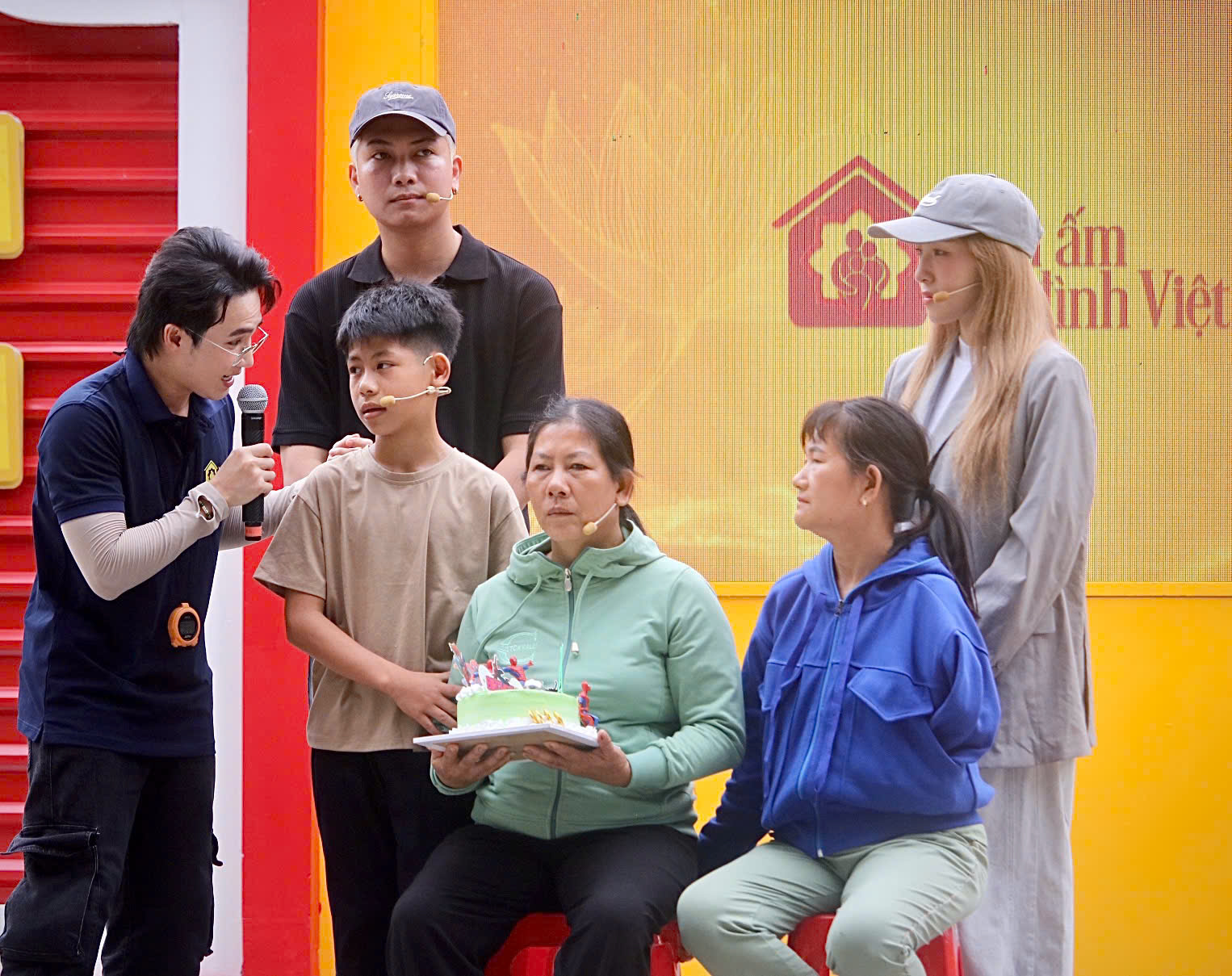 Thu-tuong-Nhat-Ban-bat-ngo-tham-Ukraine.jpg - Vietnam.vn Thông qua các hoạt động giao lưu, thử thách và chia sẻ câu chuyện thật, chương trình tạo nên một hành trình đầy tích cực, nhân văn và đầy ý nghĩa.